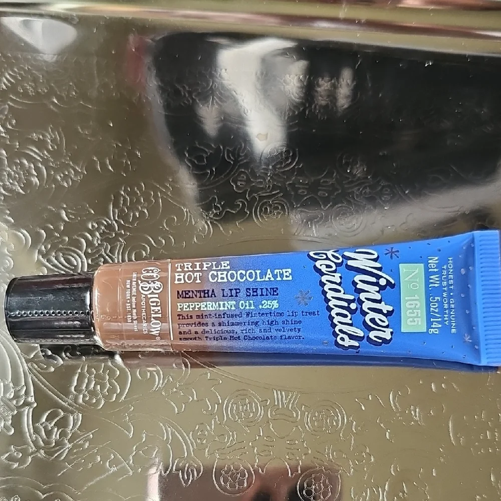 New CO Bigelow Winter Cordials Triple Hot Chocolate Mentha Lip Shine Sealed
